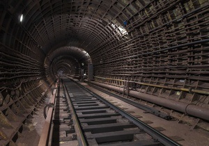 Московское метро - Новости Москвы - Погиб машинист - В московском метро машинист выпал из кабины поезда