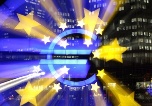 Євро святкує дворічний тріумф на міжбанківському фронті