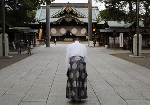 Китай выразил протест из-за посещения японскими политиками храма Ясукуни