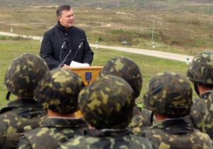 Останній призов: Янукович підписав указ про перехід армії на контрактну основу