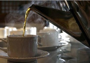 Чи потрібні вам вісім склянок води на день? - ВВС