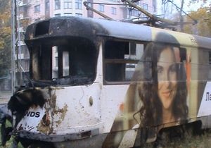 У Харкові трамвай зіткнувся з бетономішалкою і загорівся