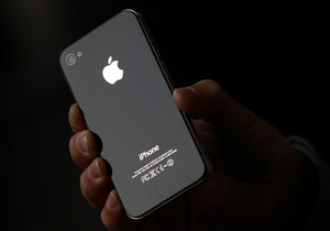 Apple вдвічі скорочує виробництво бюджетної версії нового iPhone - ЗМІ