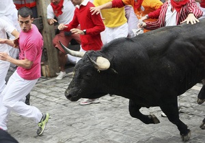 Испания - забег быков - В Испании во время забега быков погиб человек