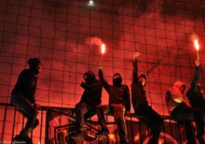 МВД: Фанаты Днепра пронесли файеры на стадион в интимных местах