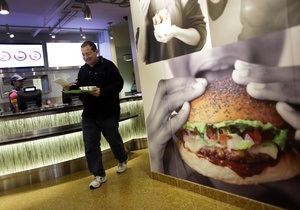 Бургер допомоги. Бари та ресторани США пропонують пільги держслужбовцям і беруть подвійну плату з конгресменів