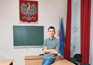 Корреспондент: Ради  карты поляка  украинцы массово ищут корни в соседней стране