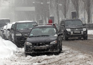 Київ - паркування - Влада Києва запропонувала ввести взимку паркування по парних і непарних днях