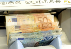 Міжбанк - курс долара - курс євро - Євро злетів на міжбанку до максимуму двох років