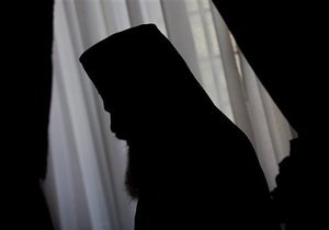 Кужель - Янукович - прокляття - Кужель: старці при монастирі читають прокляття проти Януковича