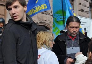 Потасовки у Киевсовета: пострадали два охранника. Помощник Бригинца получил сотрясение мозга