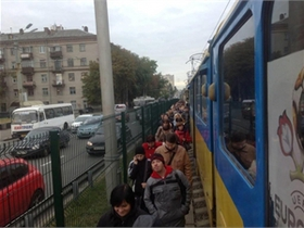 Новини Києва - швидкісний трамвай - зупинка - У Києві не працював швидкісний трамвай