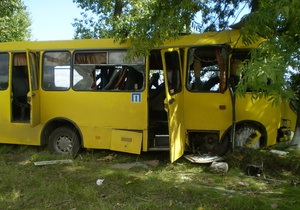 Новини Черкаської області - ДТП - автобус - У Черкаській області автобус врізався в дерево, у водія стався серцевий напад