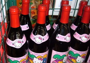 В Азії випустили фруктове пиво Hello Kitty для жінок