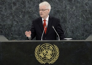 Президент Хорватии поддержал Януковича и призвал зарезервировать Восточной Европе место в Совбезе ООН