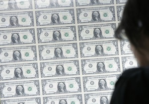 Міжнародні аналітики сперечаються з українським регулятором про користь резервування вкладів у валюті
