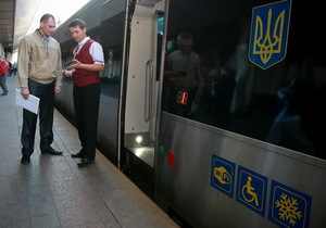 Електронні квитки на поїзди - квиток з QR-кодом - Укрзалізниця - Протягом трьох місяців електронний квиток буде запроваджений на всіх поїздах в Україні - міністр