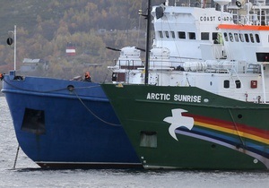 Росія - Путін: Активісти Greenpeace не пірати, але повинні будуть відповісти за спробу захоплення платформи