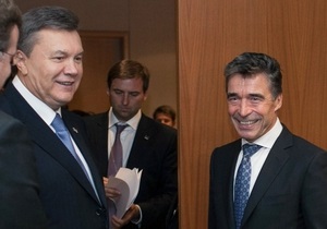 Янукович - НАТО - Янукович зустрівся з генсеком НАТО