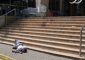 Напад ісламістів на торговий центр: Вбито 39 людей, у тому числі родичів президента Кенії