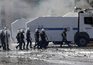 МЗС закликає українців негайно покинути регіони Туреччини, де проходять протестні демонстрації