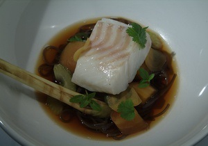 Рыбный день. Рецепт трески по-азиатски с лапшой и чили от повара Свена Эрика Ренаа