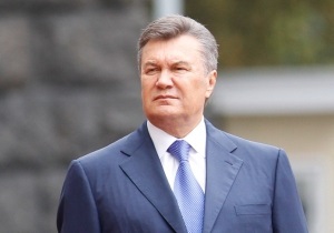 Рада - Янукович - Азаров - КС - Янукович і Азаров побували у Раді на присязі судді КС