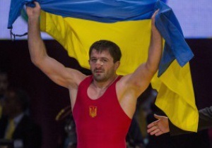 Украинцы завоевали золото и серебро на чемпионате мира по борьбе 