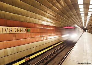 DW: Вагонне знайомство, або Організована романтика у празькому метро