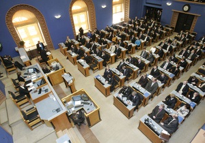 Эстонские депутаты отклонили инициативу о переводе законов на русский язык
