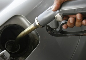 Наллють обраним. Регіонали готують новий удар по вітчизняному ринку бензину - Ъ - ціни на бензин - біоетанол