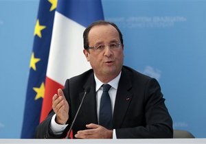 Олланд: Не стоит отбрасывать сценарий военного вмешательства для решения сирийской проблемы