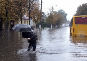 Фотогалерея: После дождичка в четверг. Утренний ливень затопил Житомир