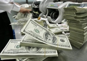 Обсяг переказів в Україну за півроку перевищив $ 2 млрд