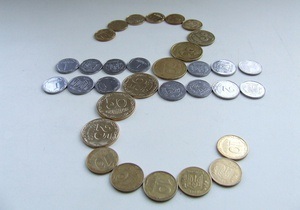 Закрытие межбанка: доллар - на месте, евро набирает форму