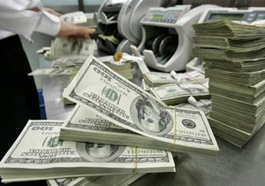 Українці в 2013-му скоротили чисту купівлю валюти в 17 разів - НБУ