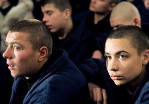 DW: Неповнолітні за ґратами. Поскаржитися на свавілля часто нікому