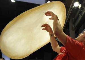 В Неаполе проходит чемпионат мира по приготовлению пиццы