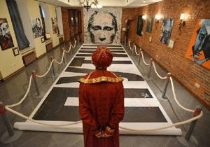 Путин в белье - В Петербурге задержали директора скандально известного Музея власти
