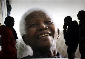 Новини ПАР - Мандела - Манделу виписали з лікарні, але його стан залишається критичним - влада