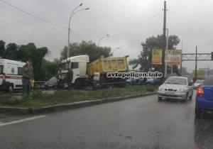 У Києві сталася ДТП за участю семи автомобілів