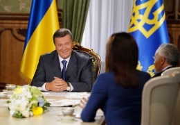 Янукович - интервью - телевидение - Янукович дал интервью украинским телеканалам