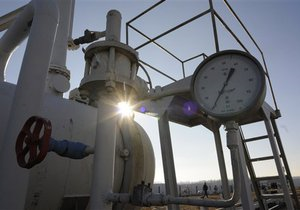 Газове питання - Газпром - Київ заявляє, що Україна і Газпром врегулювали газові питання на осінньо-зимовий період