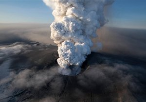 Виверження вулканів - вулкани Ісландії - Шлейф Ейяф’ятлайокудля. Виверження ісландського вулкана уточнило небезпеку попелу для авіації