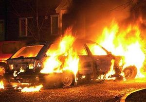 Новини Ужгорода - підпал - В Ужгороді невідомі спалили дотла автомобіль депутата міськради від ПР