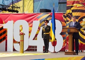 Янукович: Маленькі громадяни повинні знати ціну миру і війни