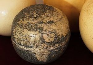 Страусине яйце визнали найстарішим глобусом з Америкою - історія глобуса