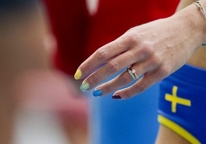 Шведським спортсменам заборонили фарбувати нігті в кольори веселки