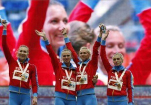 Российские спортсменки обижены предположениями относительно их поцелуя