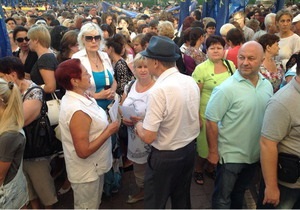 Протестувальники біля Київради покидають Хрещатик